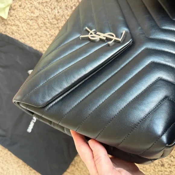 Yves Saint Laurent Black Chevron Leather Shoulder Bag - Picture 3 of 9